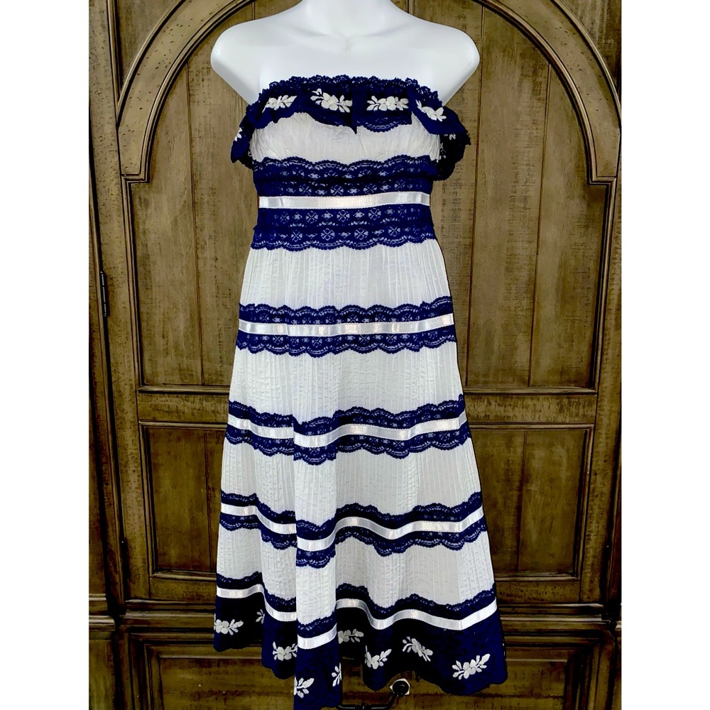 Vintage ruffled embroidered Mexican dress